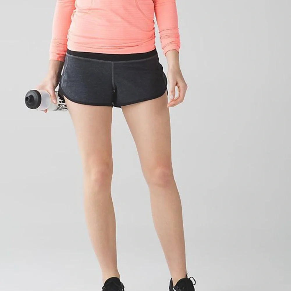 Lululemon Women’s Speed Short - Picture 7 of 7